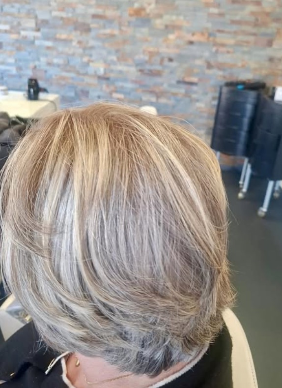 Ash grey haarkleuring bij Studio K